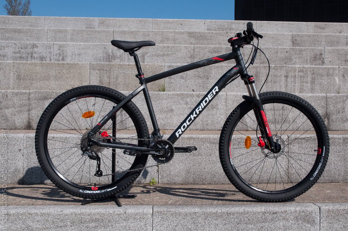 TomDussycle's tweet photo. Hello
on a reçu le nouveau #rockrider #st540 à @DecathlonAtlan . transmission 2x9, jantes tubeless ready, boitier de pédalier à roulements externes, chouettes évolutions https://t.co/HQkEDbeY0J
