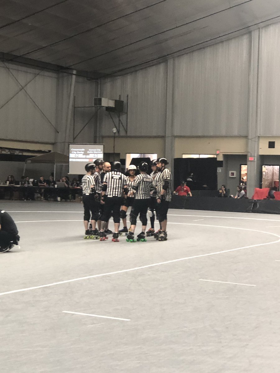 kcrollerwarrior's tweet photo. Thank you to the #2019 #clovercup #refcrew! Your service has been invaluable this weekend! #kansascity #dallas #rollerderby #wftda https://t.co/XrR7TZn2CC