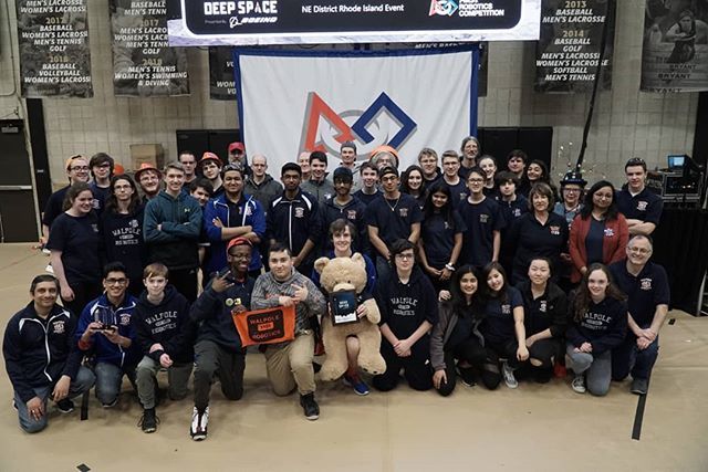 Congrats to Team  #frc1153 on winning the Creativity Award! #omgrobots #WeAreNE