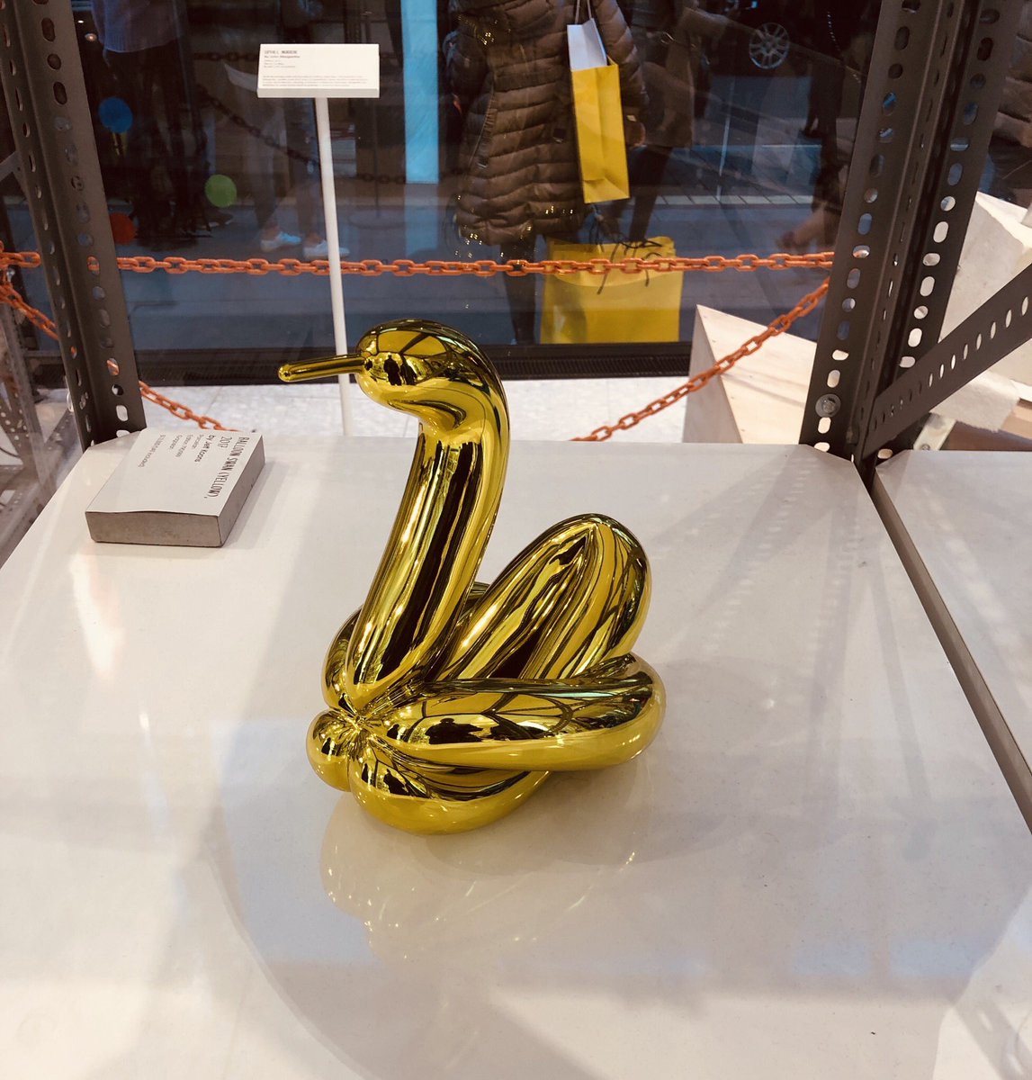 andrewabbq's tweet photo. ‘Jeff Koons balloons, I just wanna blow up’ https://t.co/crr8WSUDPv