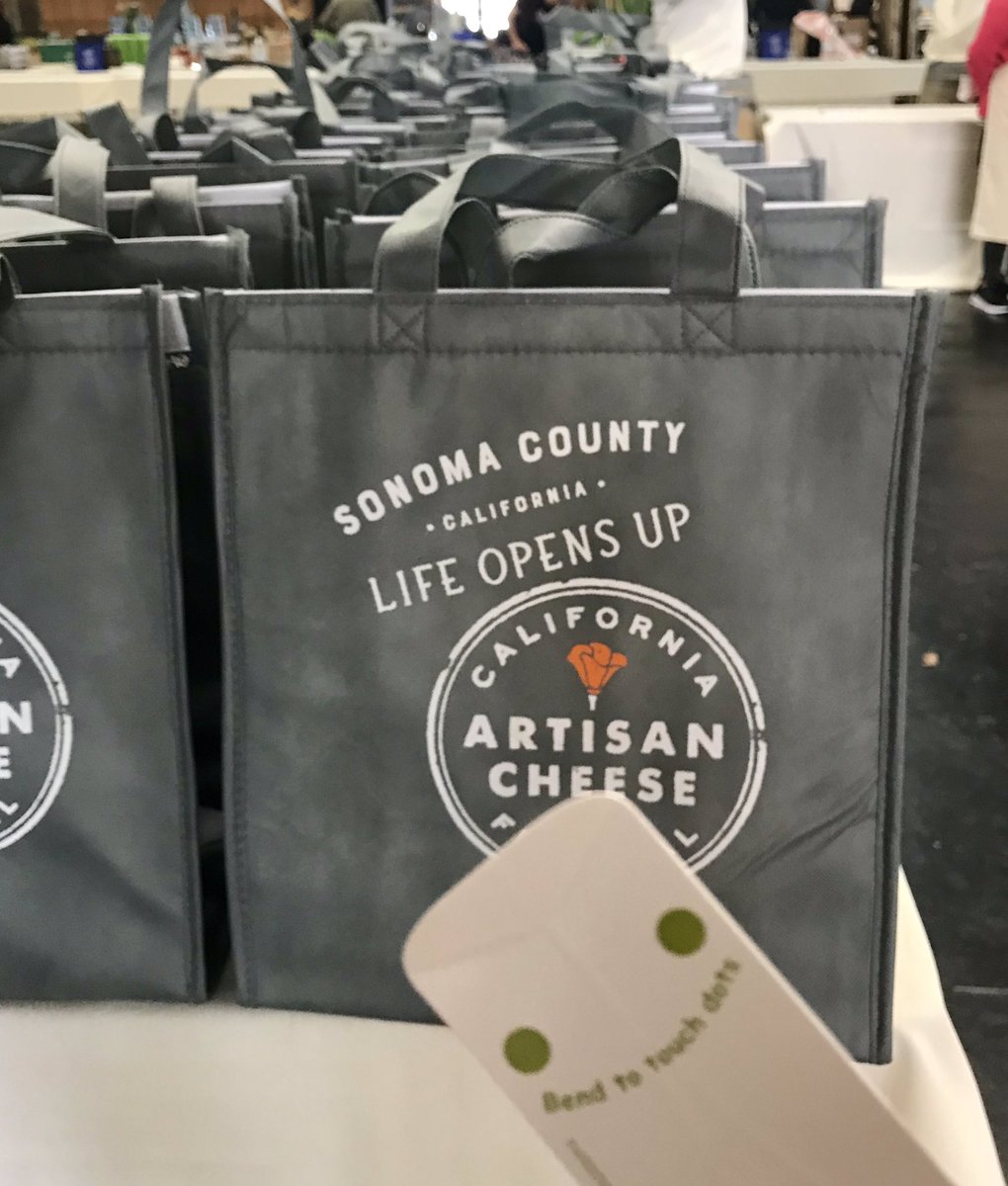 EcoTensil's tweet photo. In our happy place ๐ today @ the #CACheeseFest ๐ง๐ง๐ง๐
@CAcheeseguild #EcoTaster #EcoTensil #CheeseLover #CheeseSampling #Fromage @CheeseTrailCA #PlasticFree
#ReduceYourForkprint https://t.co/vNXYmBR6QW