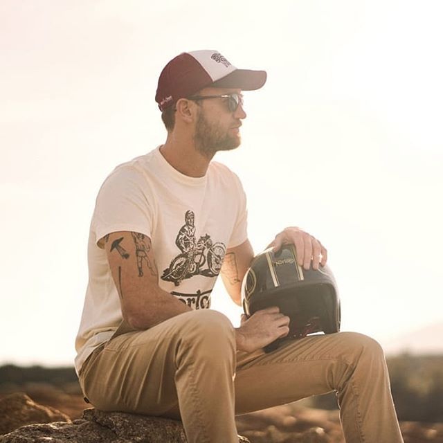 REGALIZFUNWEAR's tweet photo. ⚡#NortonClothing ⚡Único punto de venta oficial en #GranCanaria ⚡Envíos online a todo el mundo ⚡ #befaster⚡ #befunwear⚡
#norton #caferacer #scrambler #motorcycles #motofashion #LasPalmas #modahombre #modamotera https://t.co/cTEJxE7LSA https://t.co/PAdtknezF2