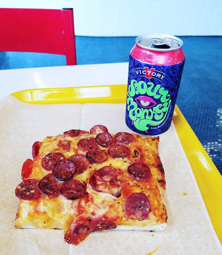 Insert yourself at Vinny’s for weekend basics: 🍕+🍺+☀️. 
📷: frankadamczy
#vinnysasliceisnice #pizza