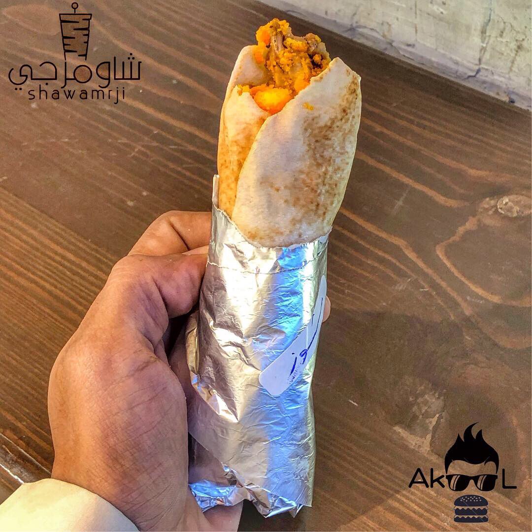 iak00l's tweet photo. @shawamrji -طريق موسى بن نصير-قسم واحد-جلسات قليلة-المطعم يقدم الشاورما وكان بدايتهم 
 #فود_ترك جربت"شاورما الشيتوز" ٨فكره حلوه ومبتكره-شاورما ليمون٥ حامضه عجبتني-شاورما اللحم صاج مع الطحينه بلاضافه لسلطه٨-شاورما شيك ١٢ للي مايبي خبز معها صوص حلو (طحينه وليمون ورمان)-
يتبع👇🏽 https://t.co/oXk6Ocnimh
