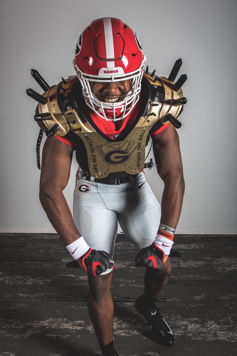 LenNethW4's tweet photo. Blessed to receive an offer from the University of Georgia #GoDawgs @CoachSchuUGA @KirbySmartUGA @Mansell247 @ChadSimmons_ https://t.co/PUVEK0k2ET