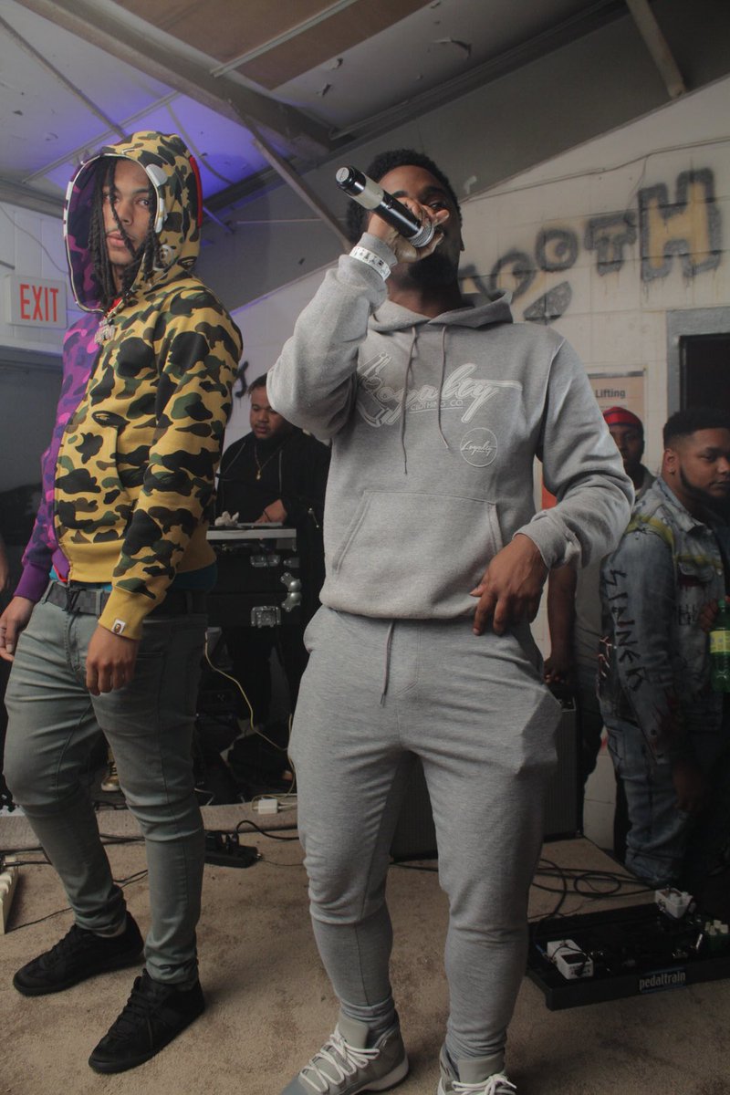A1Nino_'s tweet photo. 4PoxketsFull They knowing what’s in em, Whole gang rocking Designer Denims... #DTDWorld #SnailGang #LLCheez #LLTJones #FREELIQ #FREEKEEM Loyalty above all. https://t.co/tRXwyaxRUG