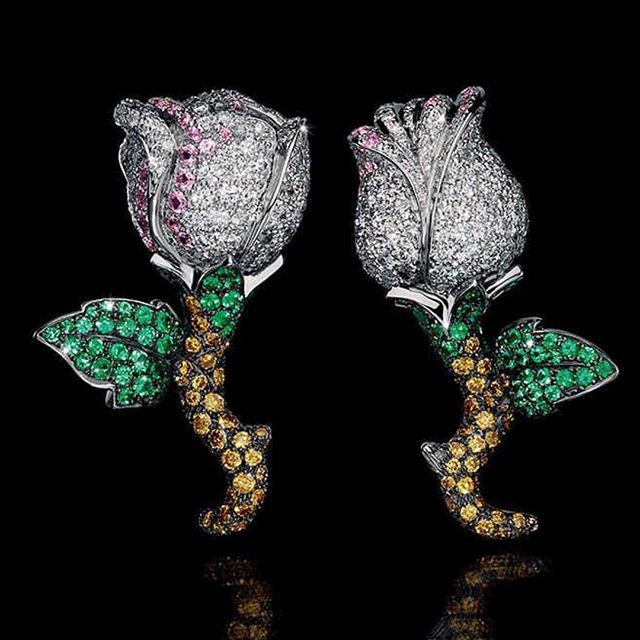 bijouxreview's tweet photo. Primavera rose buds blossom in majestic earrings by high jewelry designer @giampierobodino  Based in one of Milan’s most important Art Deco buildings, the Villa Mozart, Bodino and his multimodal design achievements are as respected in the creative depart… https://t.co/cGYbggagzV https://t.co/fK9w8cN3pd