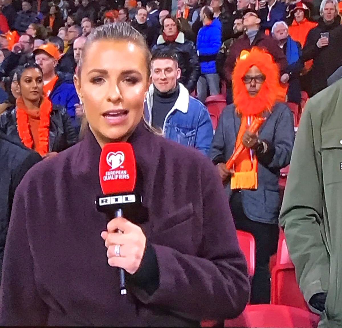 GiuseFotograf's tweet photo. Mit dem haben die Niederländer nicht gerechnet #NEDGER #UEFAEuro2020Qualification #RTL #EuropeanQualifiers #OrangeArmy #oranje #fan https://t.co/PndjpZYVXc