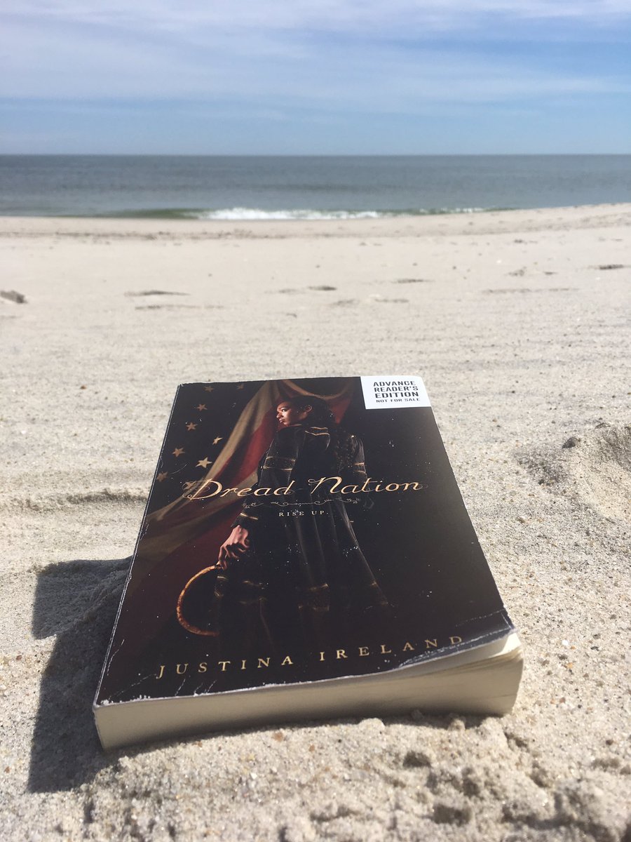 PrincetonMS_LC's tweet image. First beach book of 2019! 🏖 #springbreakreads #amreading