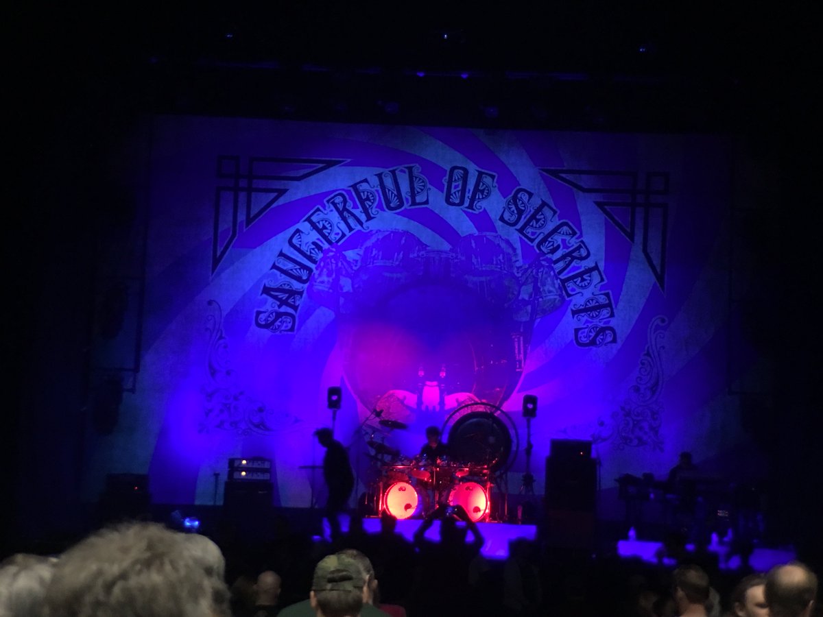 TheWallComplete's tweet image. Here in Irving, Texas at @NickMason and a Setlist Full of Secrets. That warm space cadet glow