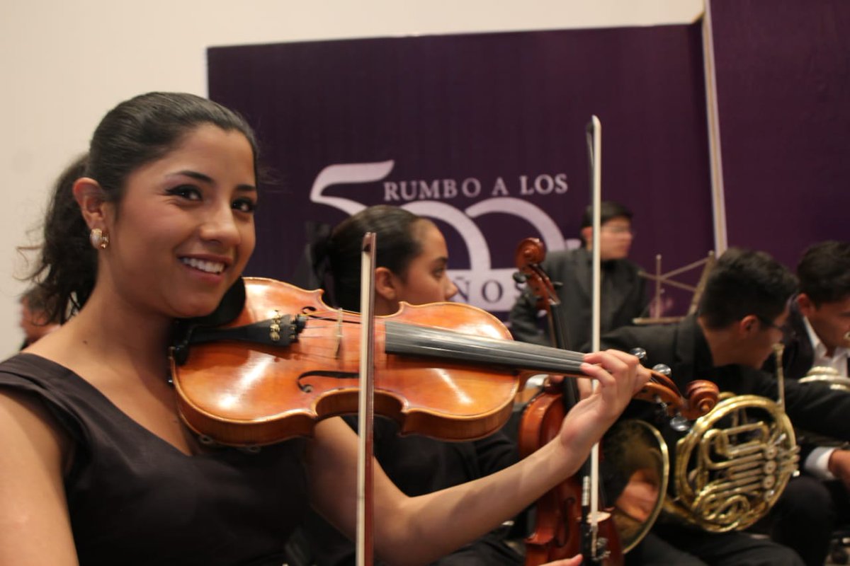 TolucaGob's tweet photo. Como parte de la oferta cultural que ofrece #Festiva2019, este domingo en el @CCToluca se presentó Verdeando Verdinegro, puesta en escena de títeres y marionetas que busca generar conciencia sobre el cuidado del medio ambiente. #JuntosEsPosible #TolucaCapital @JuanRodolfo_SG https://t.co/9x1bybY8dD