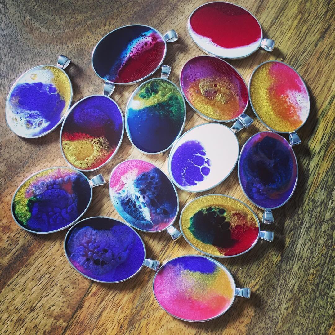 LCraftfair's tweet photo. Marcy B’s craft beautiful handmade resin jewellery take a look at her Etsy she also with be at the Lyttleton rooms in Malvern #jewellery #reain #malvern #necklaces #bracelets #earring #colourful #stunning #handmade  https://t.co/vT5VNROQUY https://t.co/P8yHNa8Z8k