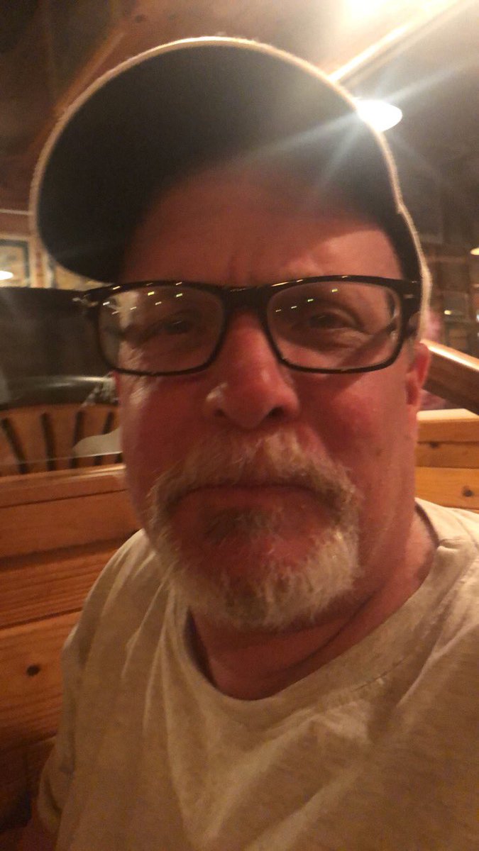 EggN0odle's tweet photo. I went to try on my dads glasses and... https://t.co/GVfNrew78M