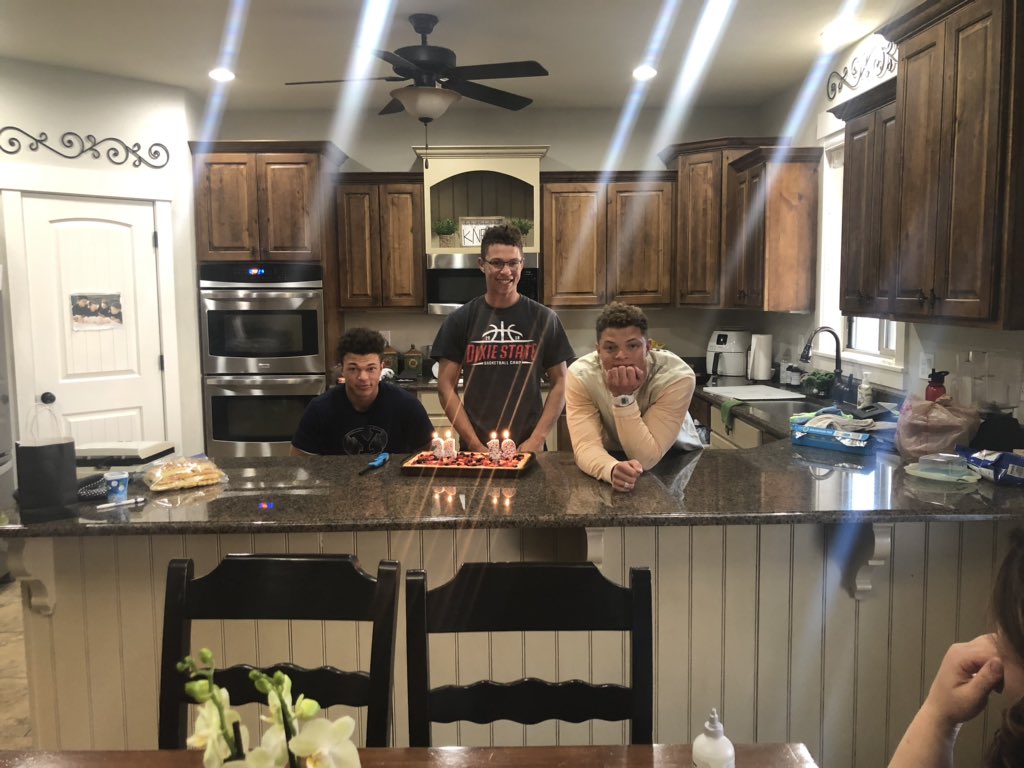 Kdog1924's tweet photo. March is a busy Month in the Hall home. Wishing Kyson 16, Dawsen 19, and Jaren 21 Happy Birthday. The years have gone by so fast. Looking forward to the next chapters in their lives. Remember, nothing worth it comes without persistence and hard work. 🤙🏽 https://t.co/o2RylywgT5