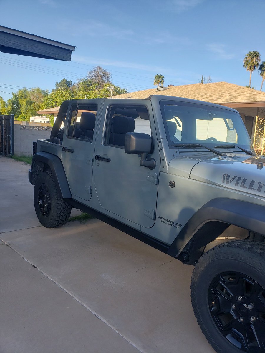 CodreaKate's tweet photo. Easiest way to drop 150 pounds ... strip down the Jeep! #JeepLife #JeepChicks #Charlie #WillysWheeler https://t.co/DLtM7SUsM6