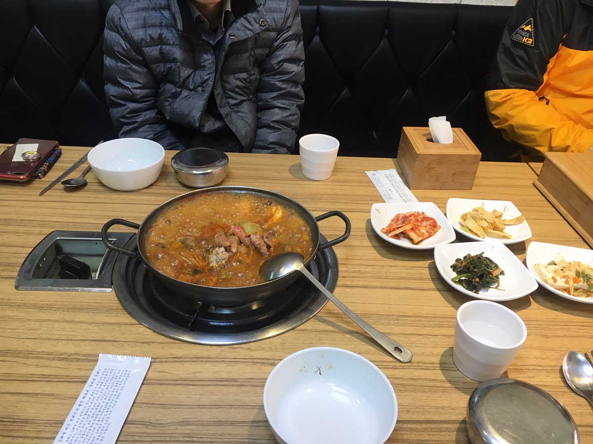 장안구 건설과 공직자 시장간~데이!!에 맞춰 점심시간에 연무시장에서 식사를 했어요~ 여러분들도 오늘 전통시장에서 식사하시는거 어떠세요?