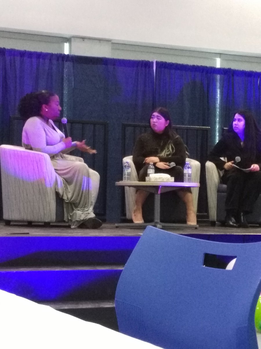 "hashtag #metoo is not a movement. it is a galvanizing tool (that gets the attention of the masses) to an EXISTING MOVEMENT that aims to END SEXUAL VIOLENCE in communities." thank you <a href="/TaranaBurke/">Tarana</a> for coming to <a href="/UTSCwtcentre/">UTSC Women's & Trans Centre</a>'s "making HERstory" conference &amp; speaking truth! 🙌