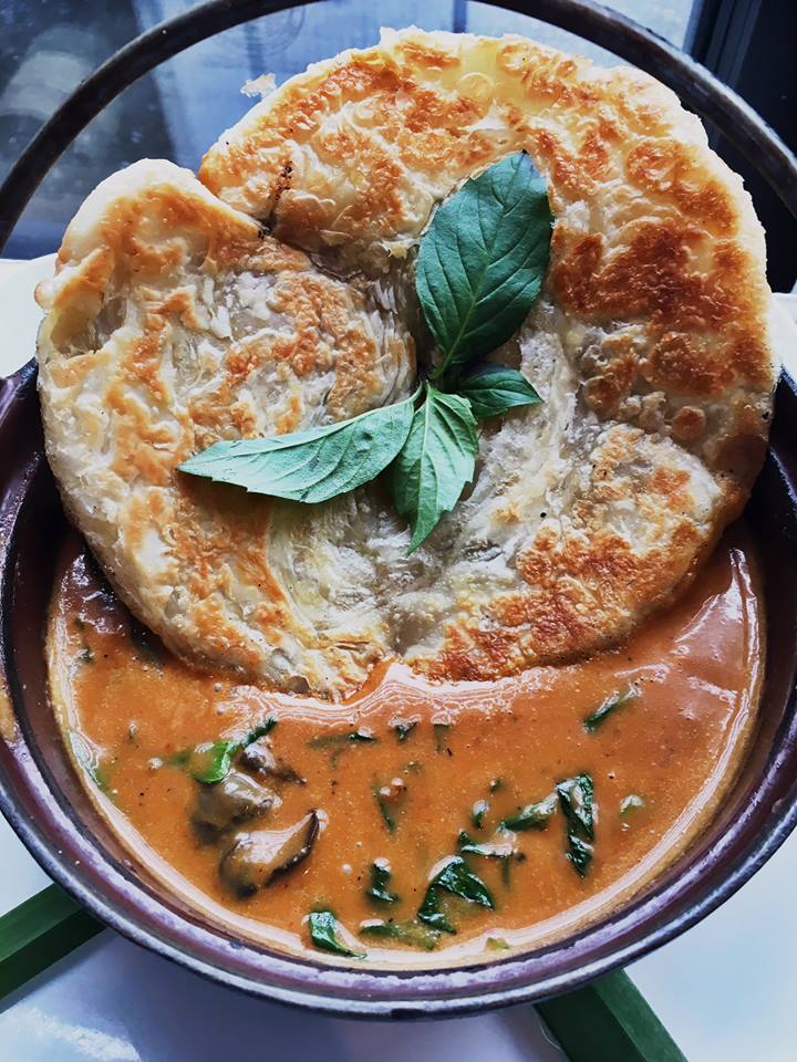 malaikitchen's tweet photo. Here's one to enjoy on the patio - escargot with scratch red curry and crispy roti! #featureappetizer #dfwfoodie #dallaseats #patioweather https://t.co/LeEXaF9vh4