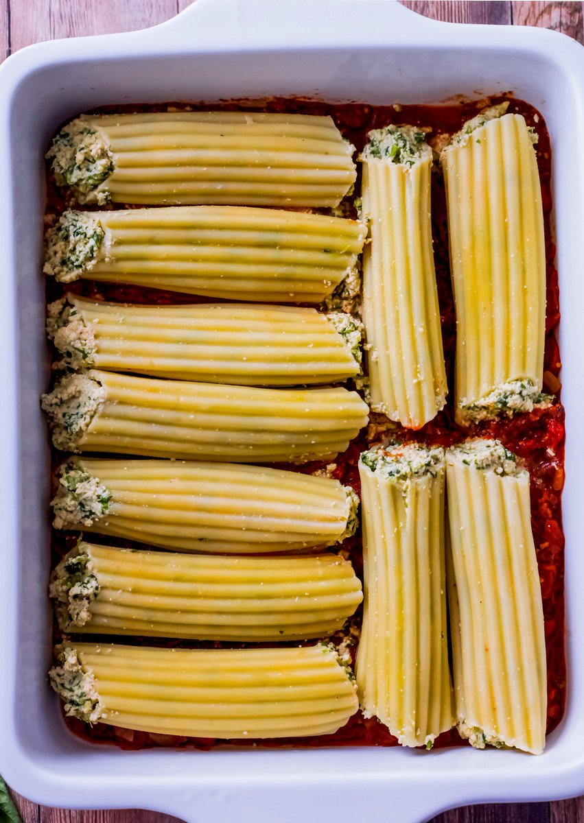 CearasKitchen's tweet photo. #Vegan Cannelloni for Sunday dinner! Cannelloni pasta stuffed with a cheesy and savory dairy-free ricotta, covered in homemade marinara sauce and baked with parmesan until crispy. 

Recipe: https://t.co/3qpiZI6tn7 https://t.co/qxVTlibFg1