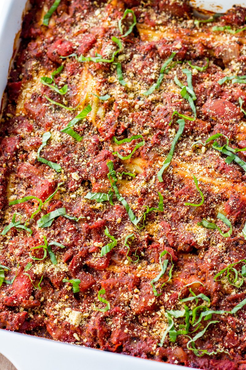 CearasKitchen's tweet photo. #Vegan Cannelloni for Sunday dinner! Cannelloni pasta stuffed with a cheesy and savory dairy-free ricotta, covered in homemade marinara sauce and baked with parmesan until crispy. 

Recipe: https://t.co/3qpiZI6tn7 https://t.co/qxVTlibFg1