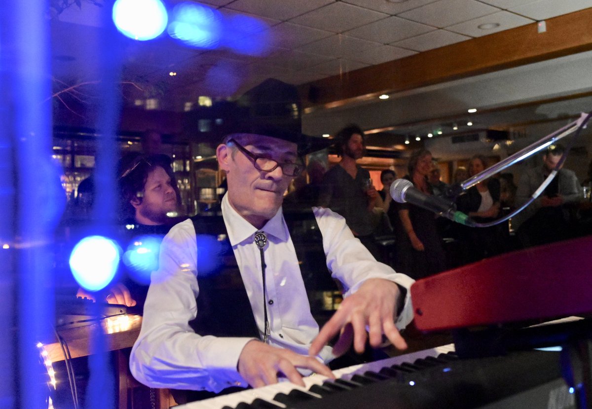 craigminielly's tweet photo. More from the friday Party night at #FCYC , w/ #JayGavin and #TheTiredSundayChoir, an amazing night of fab music, and very good time had by all ๐ป๐#bandnights #nikonambassador #nikonZ6 https://t.co/IpuP68BndD