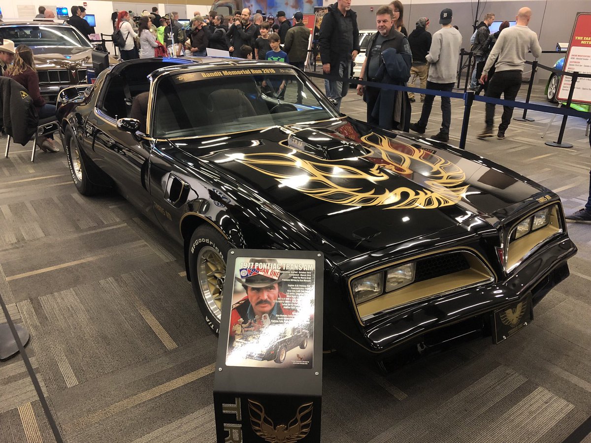 My son thinks a C3 vette is the car of the 70’s. Personally I still have a soft spot for the bandit. #ottawaautoshow2019 #burtreynolds #sallyfields