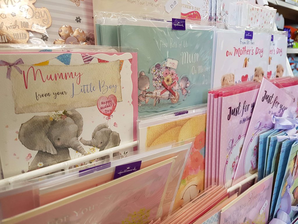 RoadAirport's tweet photo. 🌸🌸🌸Why not treat your mum to something special this Mother’s Day... A lovely card along with a cuddly teddy, a mug and some chocolate.🌸🌸🌸
#Mum #Mothersday2019 https://t.co/FzAKZbay5x