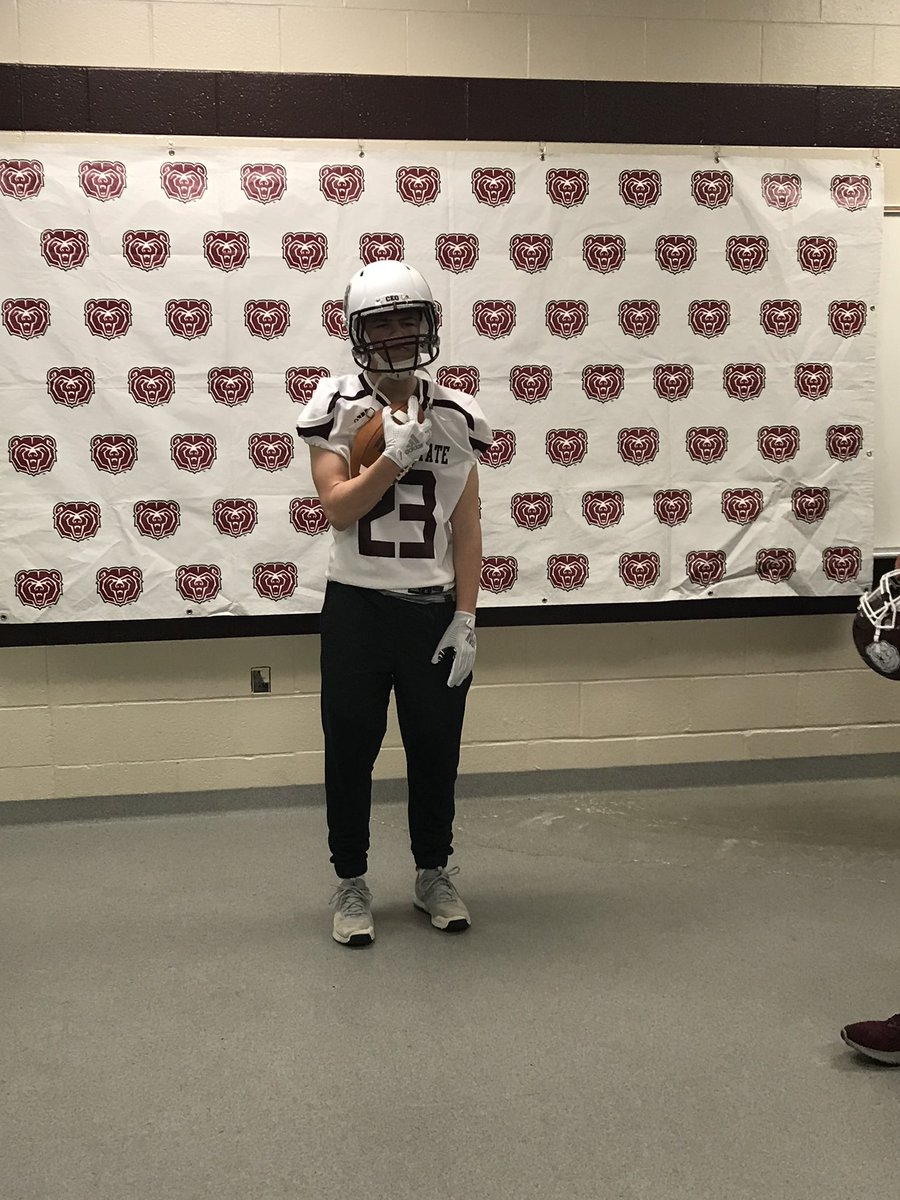RobertRezex23's tweet photo. Great Visit Today @MOStateFootball! Special thanks to @CoachPrince7 &amp; @Coach_KJackson was a pleasure meeting you! https://t.co/Fnra7C2fz2