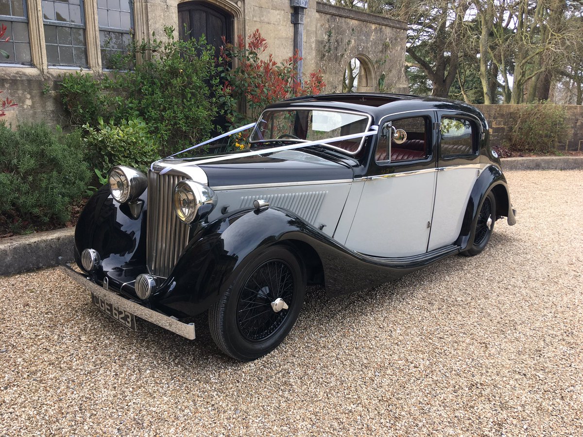 SoMotorRacing's tweet photo. The SS in all her glory @Coombe_Lodge for The Rex’s wedding. Our room had the largest bath - it was like being 10 again! https://t.co/YRwLSndpNg