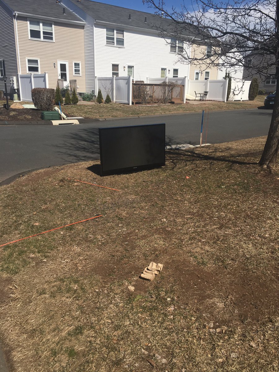 Coach_MattScott's tweet photo. The day has finally come...my 1st Big Boy purchase of a 65” TV finally took a crash on Super Bowl Sunday! And yes, it took me this long to accept it and put it out on the curb for junk pickup! #2006Model #ItWasAGoodRun #NowBackToThe32Inch https://t.co/pzWK1rKPhY