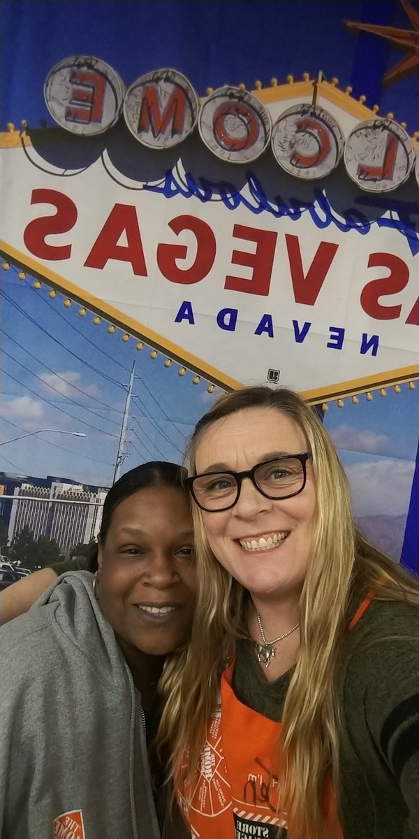 dartonsmommy07's tweet photo. I love this girl. She's always got a smile on her face for both our team and customers #MWSuccess
#sucesssharing2019
@asm212230 @SallyGansior @THDMadisonHTS @SteveTHD27311 @HouleHeather https://t.co/KypQOk4tMw