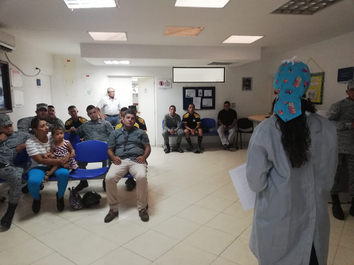 JEFSAFAC's tweet photo. #NuestrosProgramasFAC | #SanidadMilitar #CACOM1 @FuerzaAereaCol Durante charla de #PyDFAC "Educación y Motivación en Higiene oral" Acciones de prevención que ayudan a nuestros usuarios a tener una sonrisa sana, libre de caries y enfermedad periodontal 😀 https://t.co/9fhSaNxKts