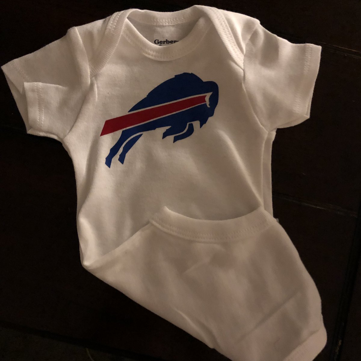 Baby bills fans order from MiMiBands!
#BillsMafia #bills #buffalobills #babybillsfan #customapparel