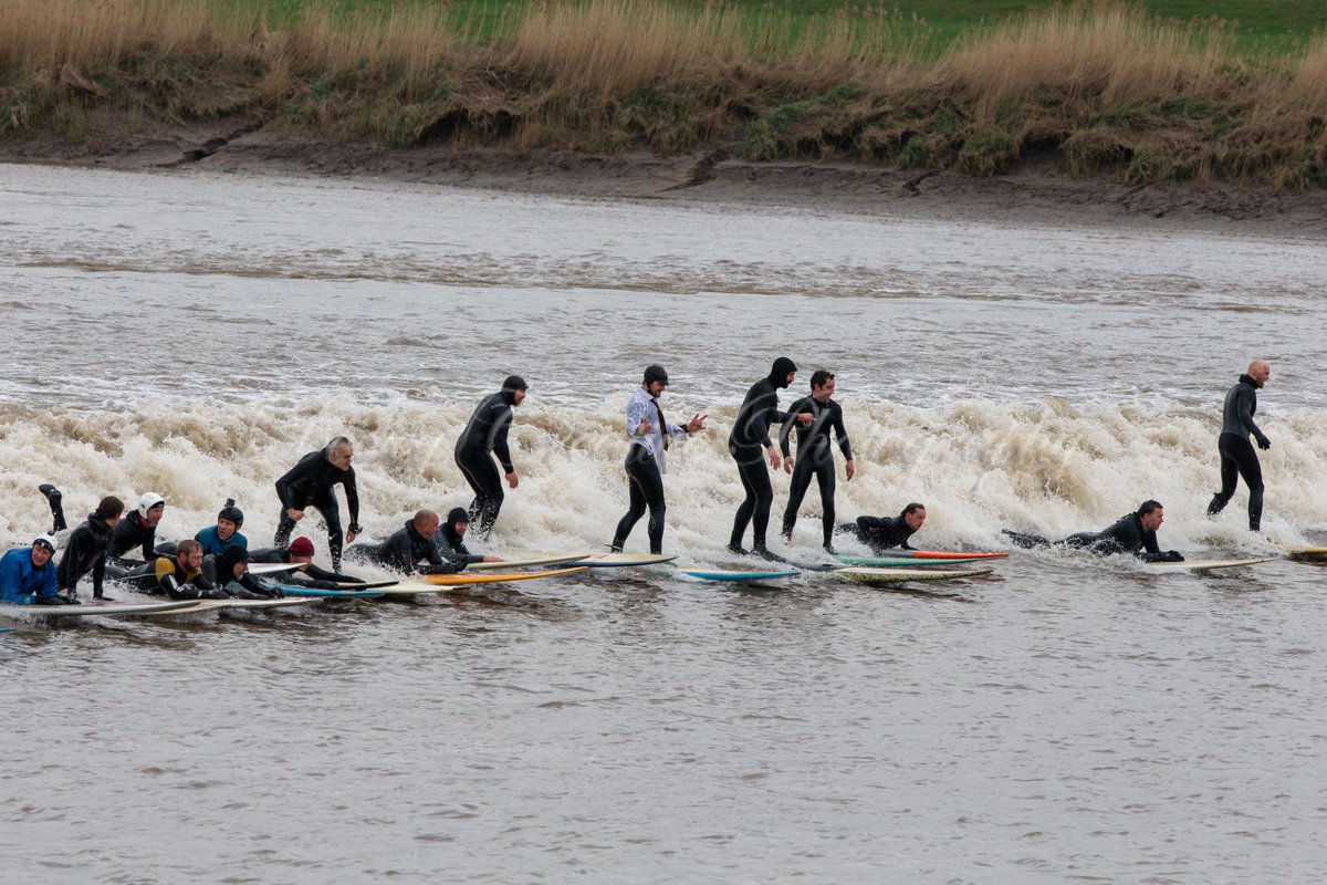 jemmadalmaupics's tweet photo. Were you surfing or in a boat on the Severn Bore at Epney, Gloucestershire on Friday morning? Check out our pics to see if we saw you! #severnbore #epney #gloucestershire #riversevern #surfer #surfing #extremesport https://t.co/ii6cheEQ4l