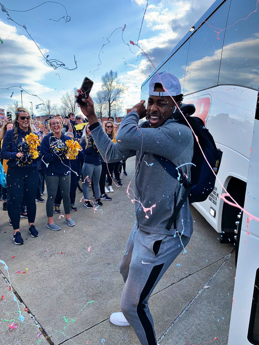 MSURacers's tweet photo. Welcome Home 💙💛

#2xOVCChamps 🏆🏆
#RacerTradition https://t.co/JPpgJfgu9c