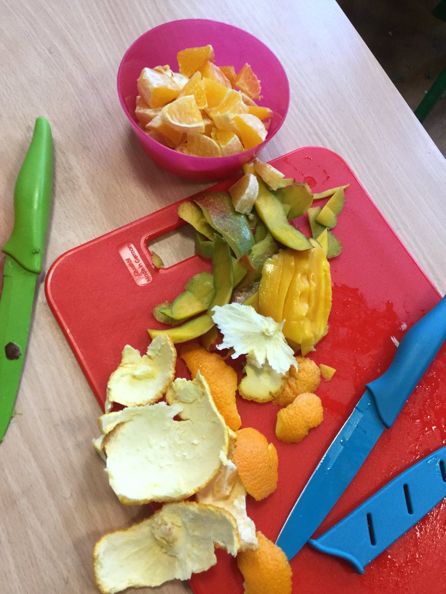 R_CheddarGrove's tweet photo. This term we have enjoyed the tasting experiences inspired by the story of ‘Handa’s Surprise’. https://t.co/QKsHT55BbW