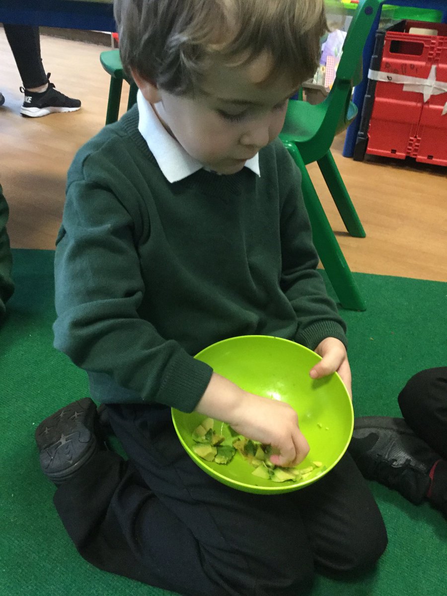R_CheddarGrove's tweet photo. This term we have enjoyed the tasting experiences inspired by the story of ‘Handa’s Surprise’. https://t.co/QKsHT55BbW