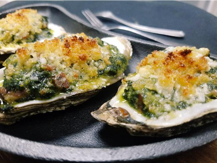 HillGrossePoint's tweet photo. Only the best for the BEST customers ♥️
#TheHillRestaurant #Seafood #Chophouse #GrossePointeFarms #MIEats #MIFoodies #FeedFeed #FoodGoals #SeafoodGoals #Oysters #OystersRockefeller #OnlyTheBest #thehillgp https://t.co/siQWmaYixW