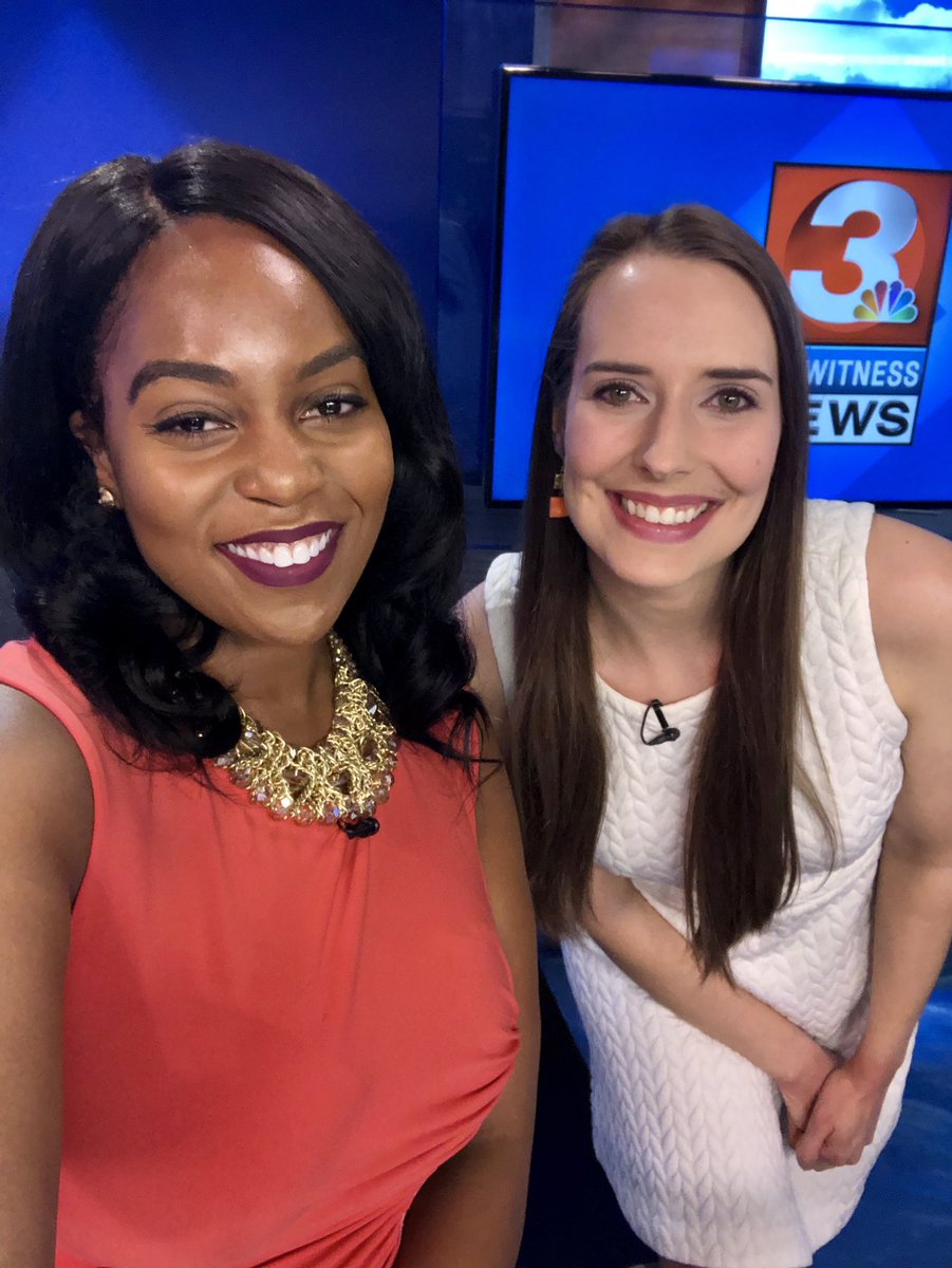 JoiDukesTV's tweet photo. This is what happens when golf goes over! @AlisonPryorWRCB @WRCB #SelfieTime #Waiting #SeeYouInAFew π https://t.co/WbuSJLR7xo