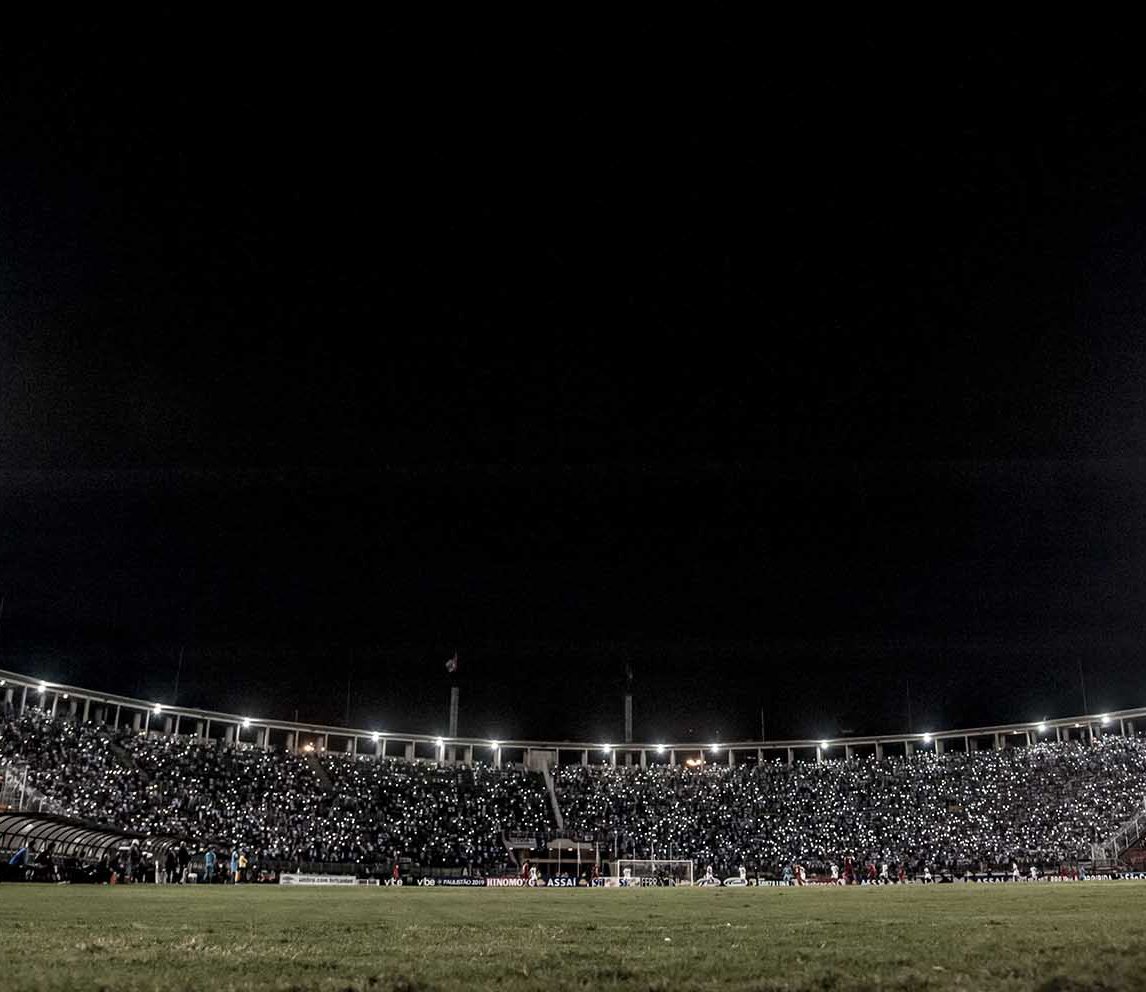 SantosFC's tweet photo. Como é lindo ver o Pacaembu assim. Boa noite, nação santista! ⚪⚫ https://t.co/UORGHSStWR