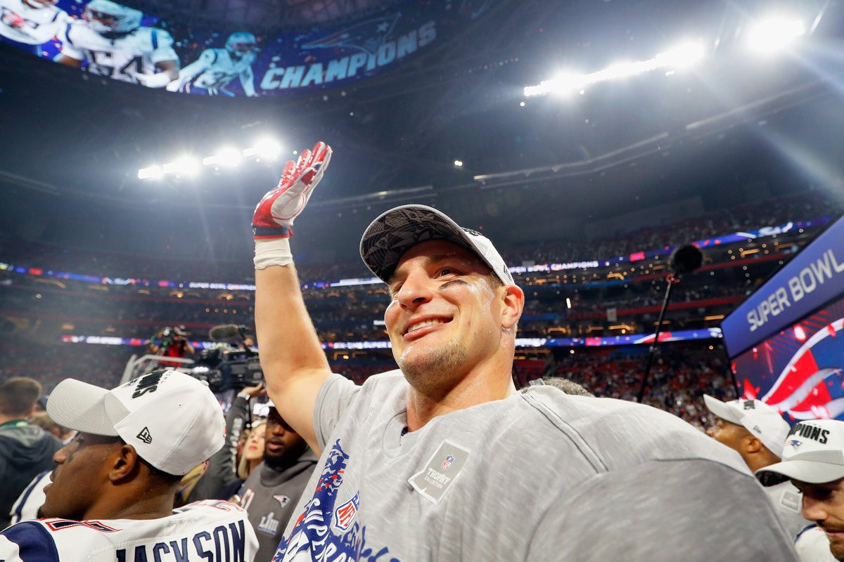 AZATHLETICS's tweet photo. From Tucson to New England. Congrats on an incredible career, @RobGronkowski 

🅰️ First team All-PAC-10
😤 9 NFL seasons 
🙌 521 receptions 
💪 79 TDs
💍 3× Super Bowl champion
🏅 5× Pro Bowler https://t.co/OhTsB8kHaA