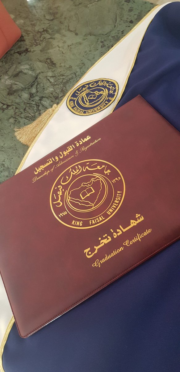 hayatsulaim's tweet photo. @KFUniversity   ممتنه لكم لدعوتكم لي كطالبه تعلم عن بعد لمشاركه  الخريجات نفس الفرحه .. و اشكركم  على حسن الضيافه و الاستقبال .. تحياتي للاستاذة العنود و الاستاذ  صلاح و اكيد اقول ( عمار يالاحساء عمار ) ❤ https://t.co/XcrIic6VL7