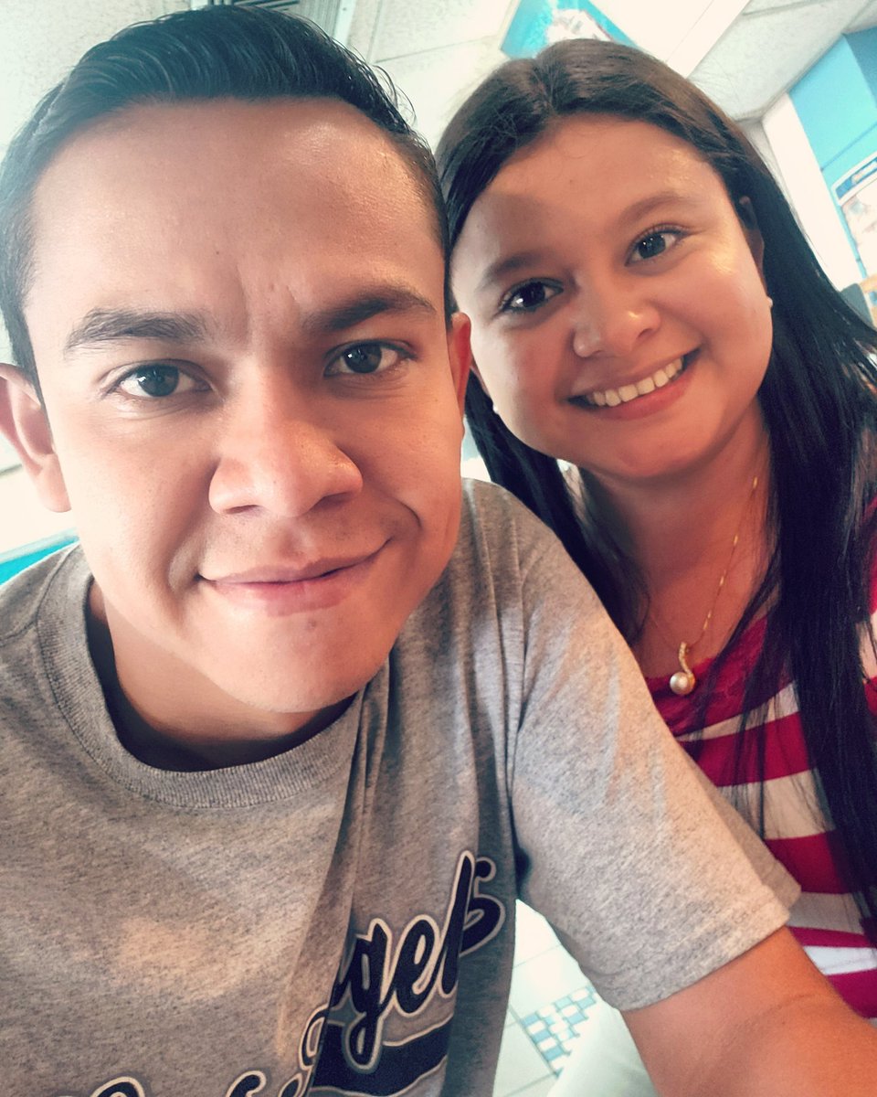 iEdgardosCorp's tweet photo. Simplemente terminando mi fin de semana compartiendo contigo amor! Gracias por llenarme de regalos y comida! 🤚😂 Gracias por hacerme sentir tan diferente este cumpleaños Te Amo Mucho! @iElizabethCorp #PorMuchosCumpleaños #EsCorp #TeAmoAmor #HastaElInfinitoYMásAlla #EstamosReady https://t.co/B6KQ1ydjai