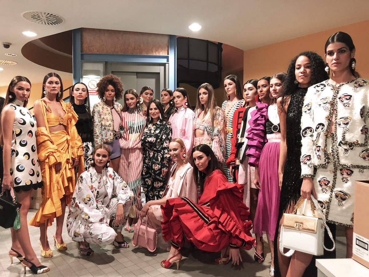 IPCierzo's tweet photo. Enamorada de los diseños de @Mariaescote. Pura inspiración en la #AragonFashionWeek para los que nos apasiona la moda ❤️🔝 Un claro ejemplo de una mujer con las ideas claras que pisa fuerte. ¡Brava! #AFW2019 #MariaEscote #Zaragoza https://t.co/STmjJ3ethi