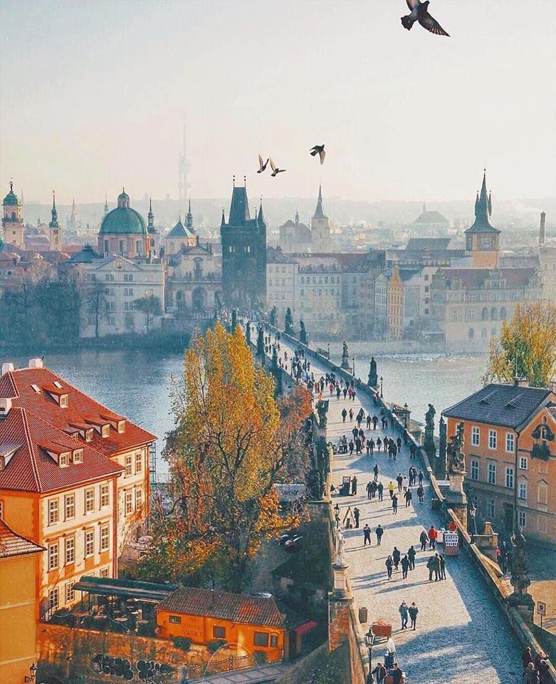 TaurusX_btc's tweet photo. Puente de Carlos, Praga https://t.co/gfeO0yxQsN
