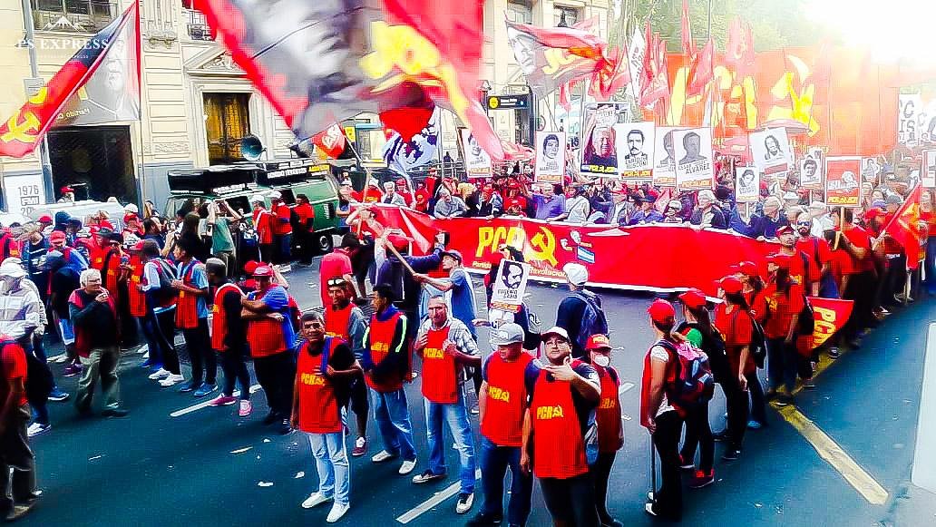 PcrQbv's tweet photo. Somos el Partido de #OttoVargas 
Luchamos por la #Revolución

#MemoriaVerdadJusticia
#Son30Mil 
#FueGenocidio 

📷 Fernando Franco https://t.co/JyPhM6MzXe