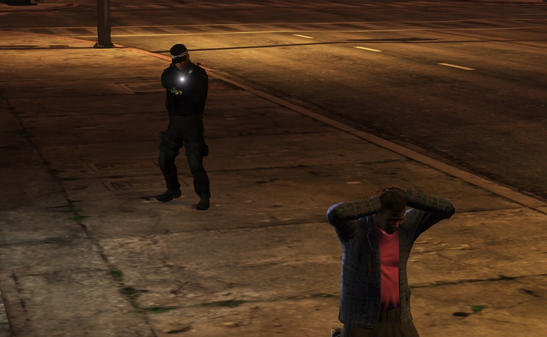 GMRPCTOP's tweet photo. @InspHAsh114 apprehending an potential armed suspect after a brief foot chase! #GMRPC #ARV #ArmedPolice https://t.co/taz3cWMUrd