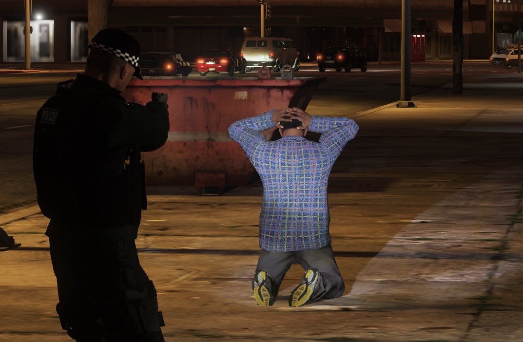 GMRPCTOP's tweet photo. @InspHAsh114 apprehending an potential armed suspect after a brief foot chase! #GMRPC #ARV #ArmedPolice https://t.co/taz3cWMUrd