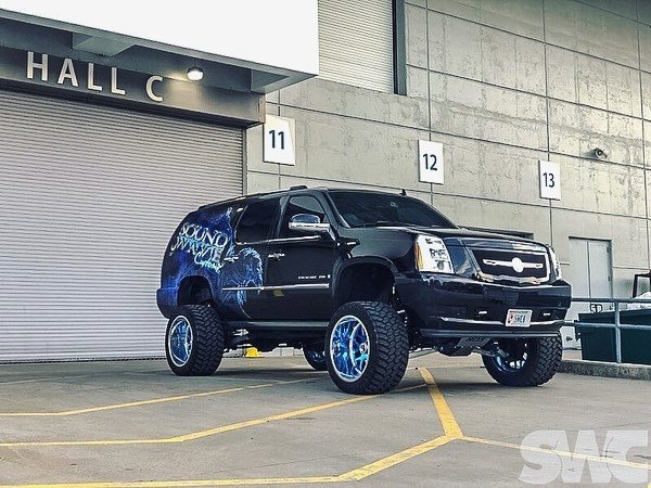 caraudiova's tweet photo. #soundwavecustoms #cadillac #escalade #caddy #liftedtrucks #offroad #liftedescalade #bdssuspension #mobileelectronics #12volt #liftedlifestyle #audio #sound #fabrication #customization #suv #truck #fuelwheels #nittotires #powdercoat #caraudio #hamptonroads #757 #norfolk #virgin https://t.co/1rFFk7uoIY