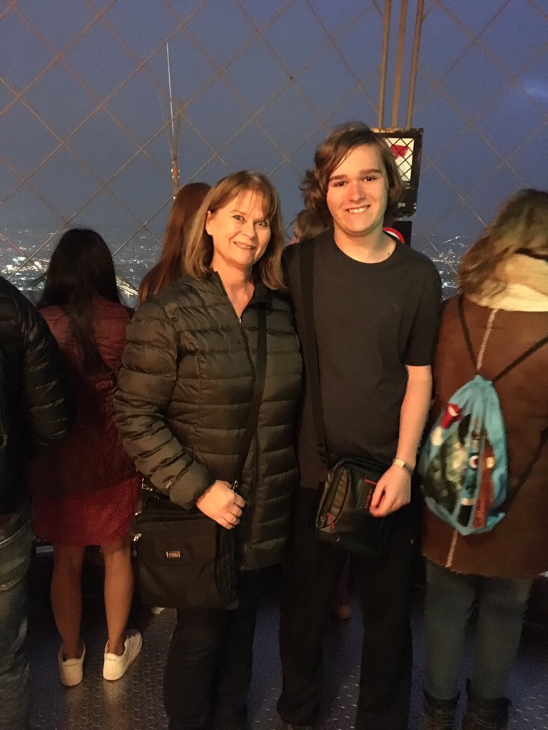 janicedenure's tweet photo. Louvre, Tour Eiffel and Versailles!! #EHSFrance2019 @MuszalskiEHShub @thomandan @eurekaprincipal @EHS_frprin @b_pearson @EHS_Gilman @EHS_AP https://t.co/5W3lStNtDb
